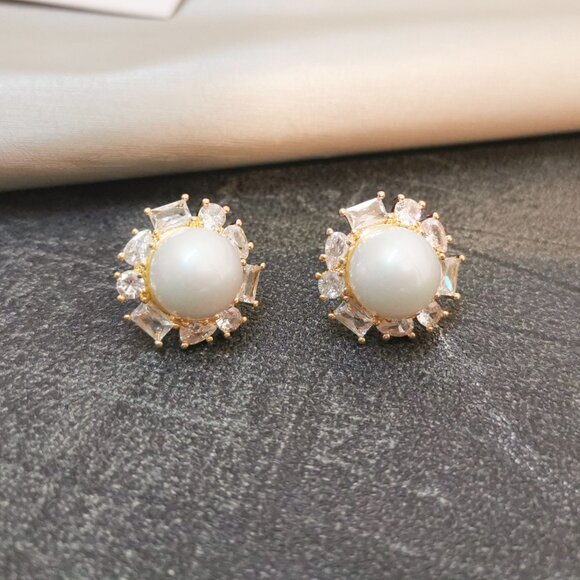 Kate Spade Candy Shop Halo Stud Earrings. Gold White Pearl - Picture 1 of 4